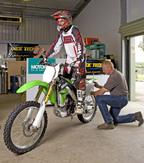 Terry setting the sag before track testing